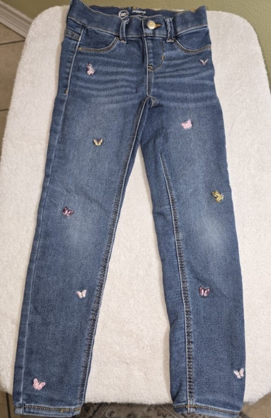 Wonder Nation Butterfly Embroidered Jeans (1R)